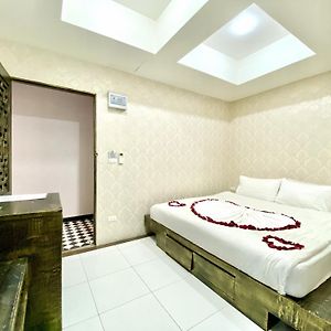 Standard Zimmer mit Kingsize-Bett